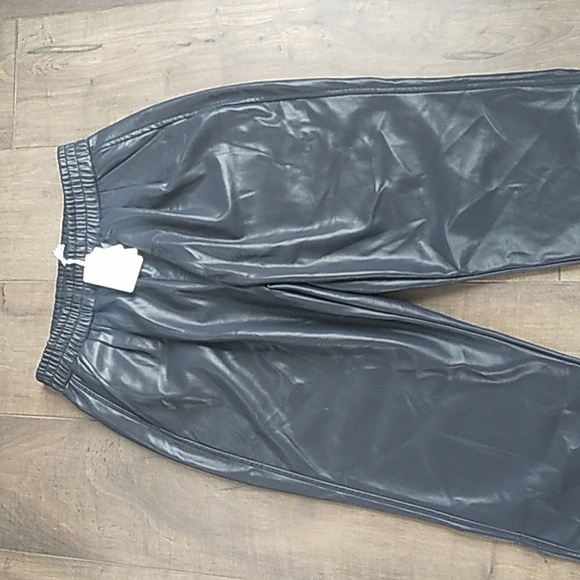 NEW EMPROVED FAUX LEATHER TROUSER STYLE  NAVY PANTS WOMANS 8 RETAIL 149.00 - Picture 5 of 9